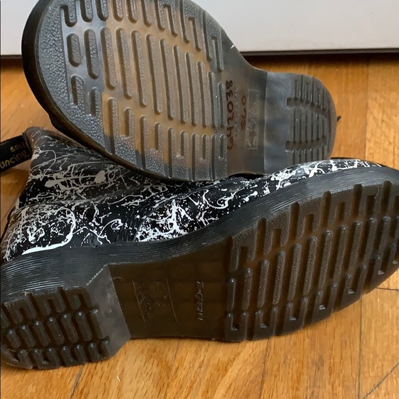 Air Wair Dr. Marten Boots - Picture 3 of 8